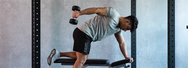 Kickback med hndvgt (triceps kickback med hndvgt)