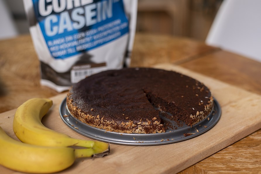 Proteinrig, svampet og supergod chokolade-mudderkage med kun 4 ingredienser. 